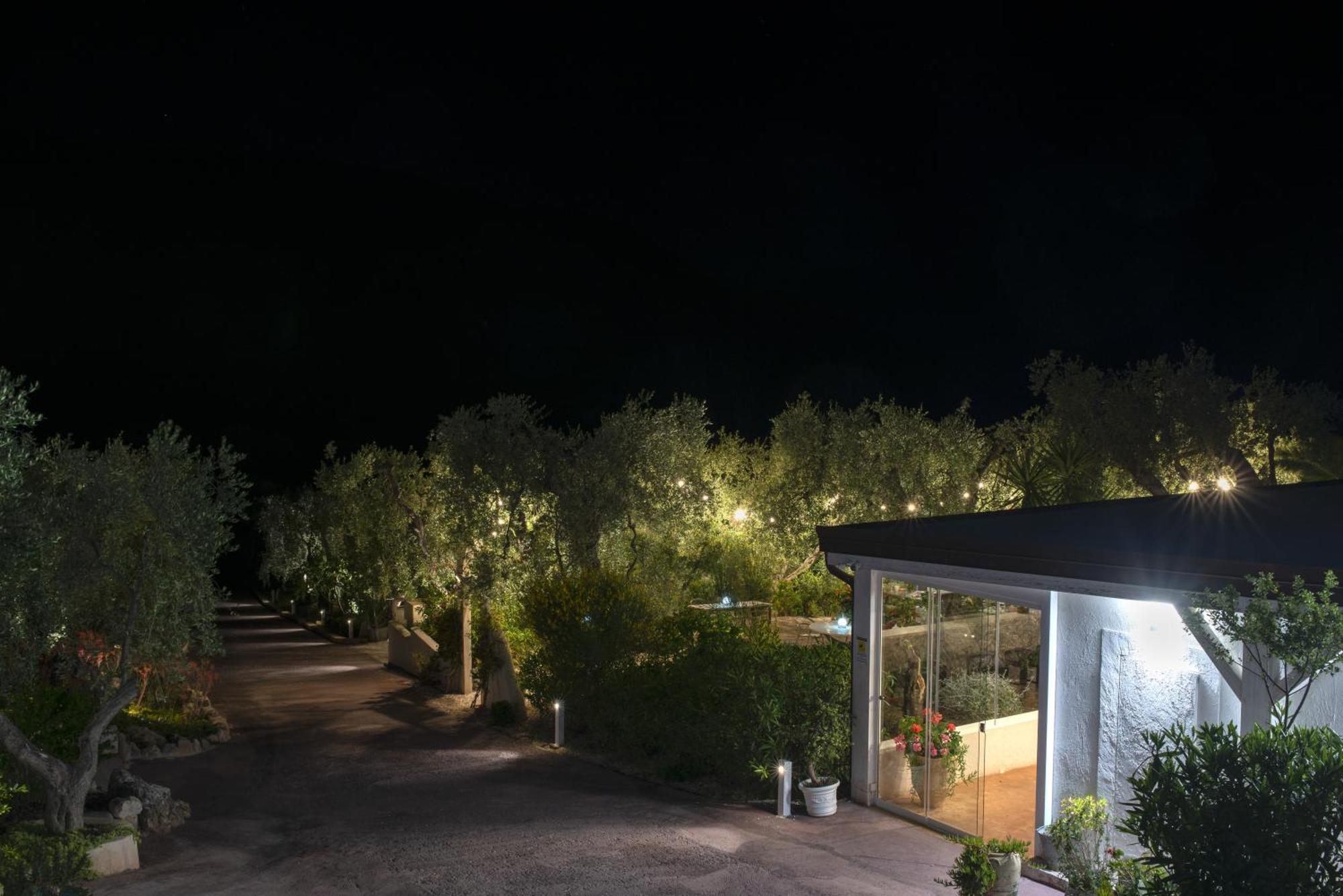 Hmo Glamping & Suites In Vignanotica Маттіната Екстер'єр фото