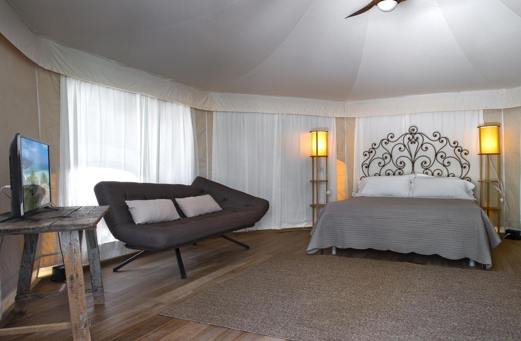Hmo Glamping & Suites In Vignanotica Маттіната Екстер'єр фото